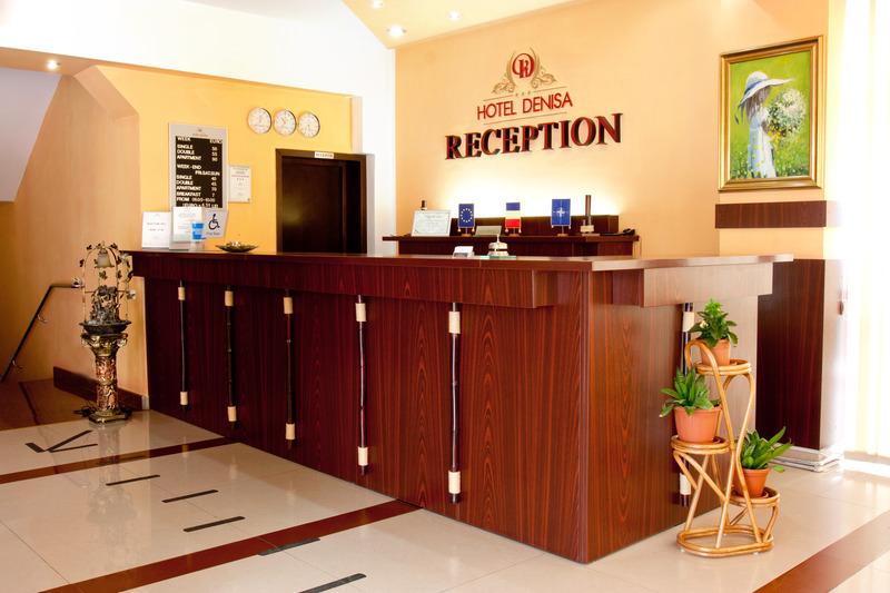 Denisa Hotel 오토페니 외부 사진