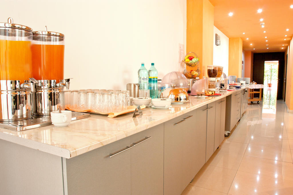 Denisa Hotel 오토페니 외부 사진